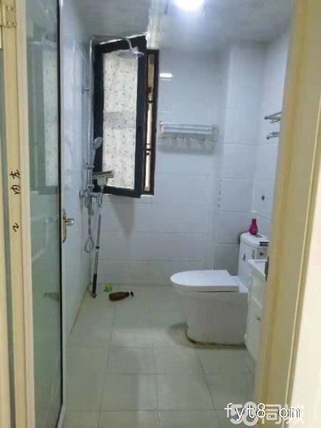 中央豪景 电梯十楼 赠送10平方 四室一卫